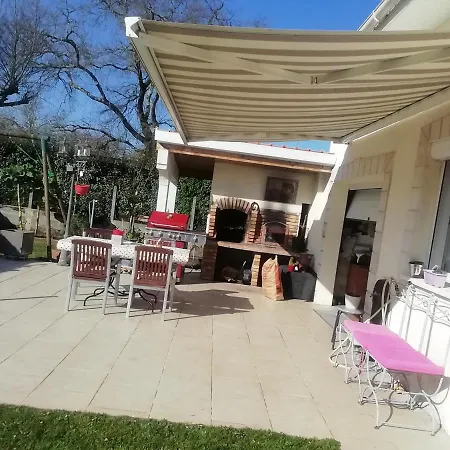 Casa de Férias Maison De 3 Chambres A La Tremblade Avec Piscine Privee Jardin Clos Et Wifi A 2 Km De La Plage *